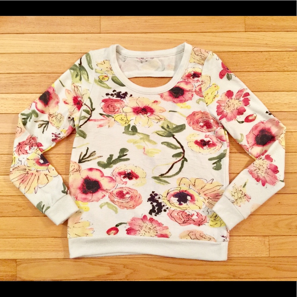 CHASER  ( XS & S )  Floral Cut Out Sweatshirt Top